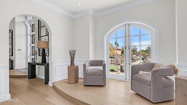 12240 S HONAH LEE Court, Phoenix, AZ 85044