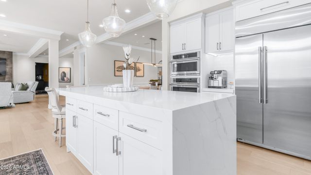 12240 S HONAH LEE Court, Phoenix, AZ 85044