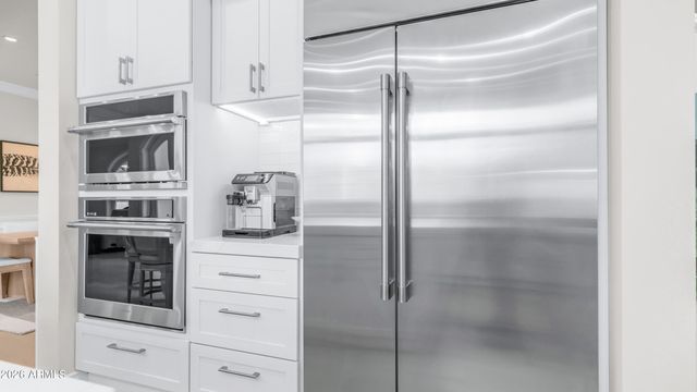 12240 S HONAH LEE Court, Phoenix, AZ 85044