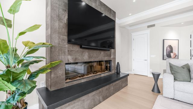 12240 S HONAH LEE Court, Phoenix, AZ 85044