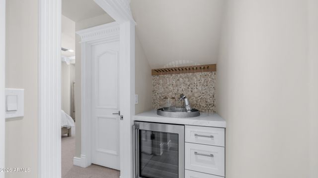 12240 S HONAH LEE Court, Phoenix, AZ 85044