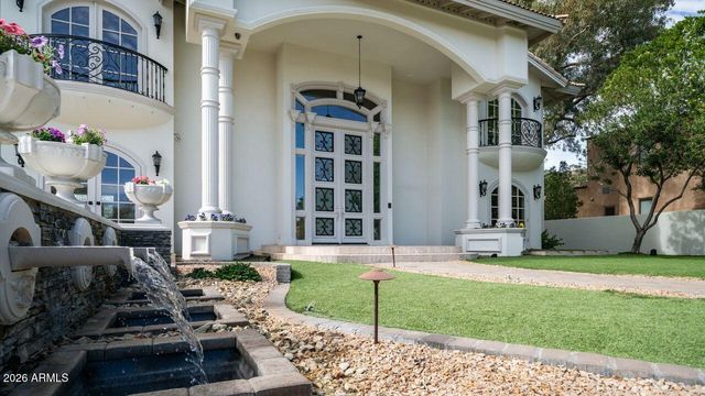 12240 S HONAH LEE Court, Phoenix, AZ 85044