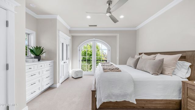 12240 S HONAH LEE Court, Phoenix, AZ 85044