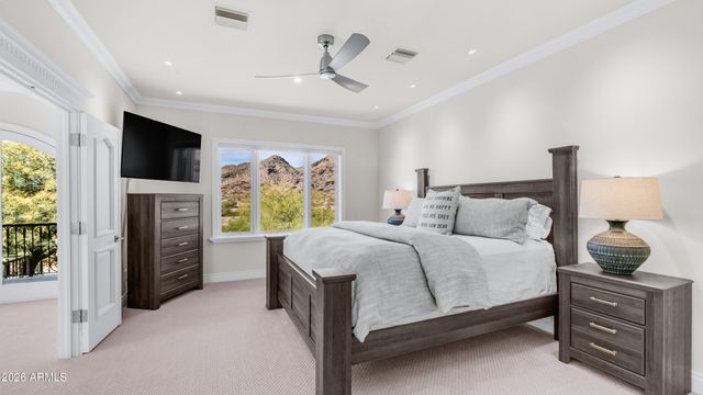 12240 S HONAH LEE Court, Phoenix, AZ 85044