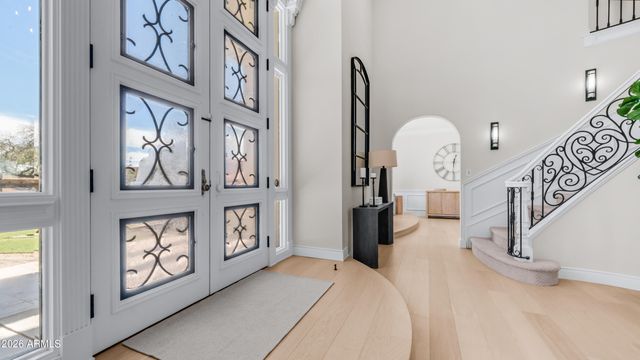 12240 S HONAH LEE Court, Phoenix, AZ 85044