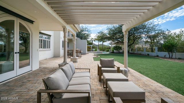 12240 S HONAH LEE Court, Phoenix, AZ 85044