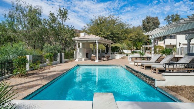 12240 S HONAH LEE Court, Phoenix, AZ 85044