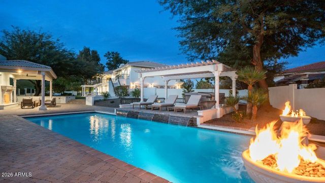 12240 S HONAH LEE Court, Phoenix, AZ 85044