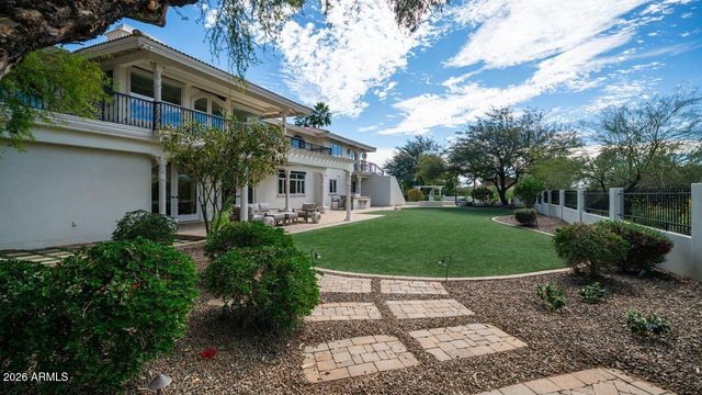 12240 S HONAH LEE Court, Phoenix, AZ 85044