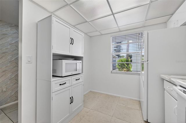 741 CAPRI ISLES BOULEVARD 111, Venice, FL 34292