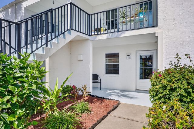 741 CAPRI ISLES BOULEVARD 111, Venice, FL 34292