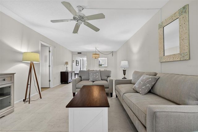 741 CAPRI ISLES BOULEVARD 111, Venice, FL 34292