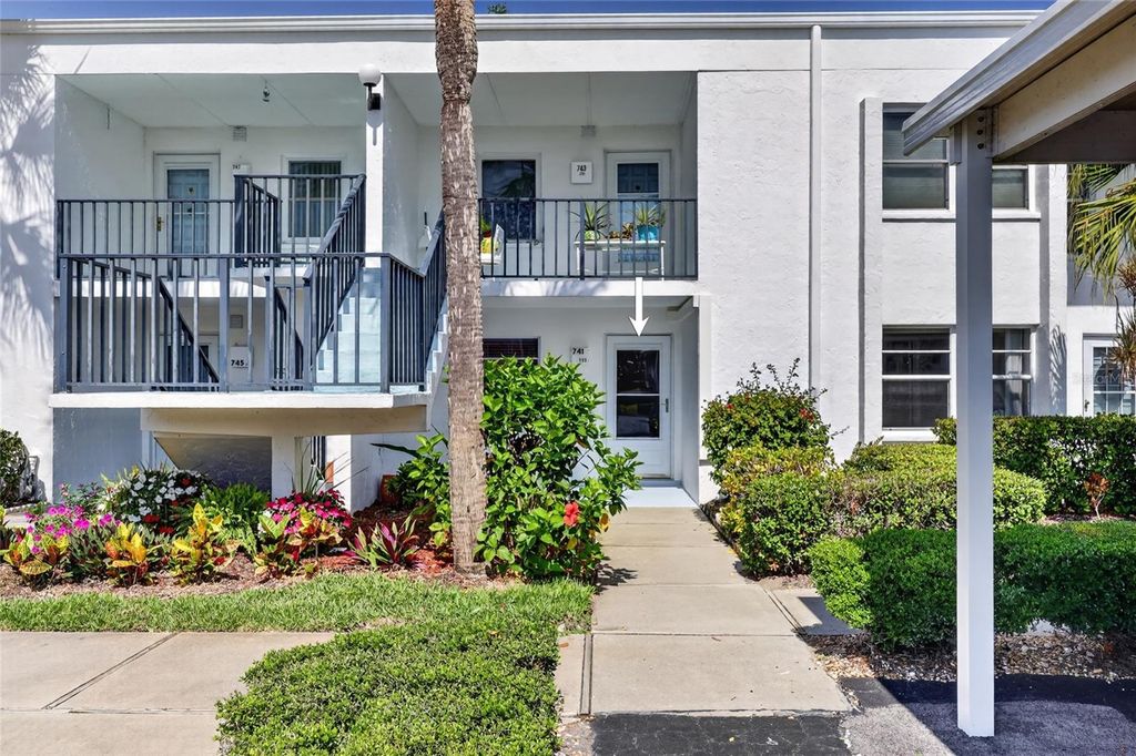 741 CAPRI ISLES BOULEVARD 111, Venice, FL 34292