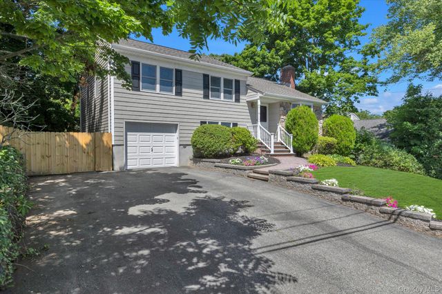 16 Meath Avenue, Huntington, NY 11743