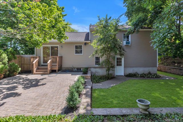 16 Meath Avenue, Huntington, NY 11743