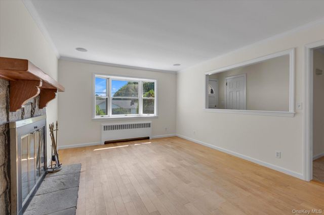 16 Meath Avenue, Huntington, NY 11743