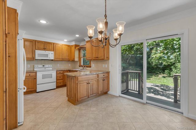 16 Meath Avenue, Huntington, NY 11743