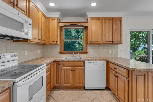 16 Meath Avenue, Huntington, NY 11743