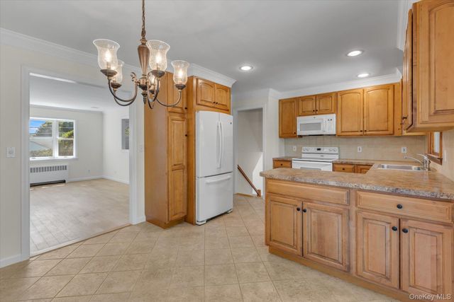16 Meath Avenue, Huntington, NY 11743