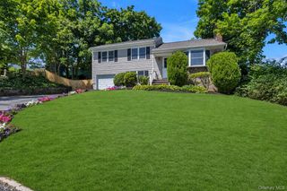 16 Meath Avenue, Huntington, NY 11743