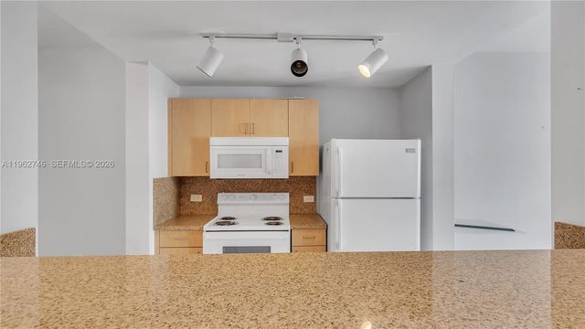 533 NE 3rd Ave 140, Fort Lauderdale, FL 33301