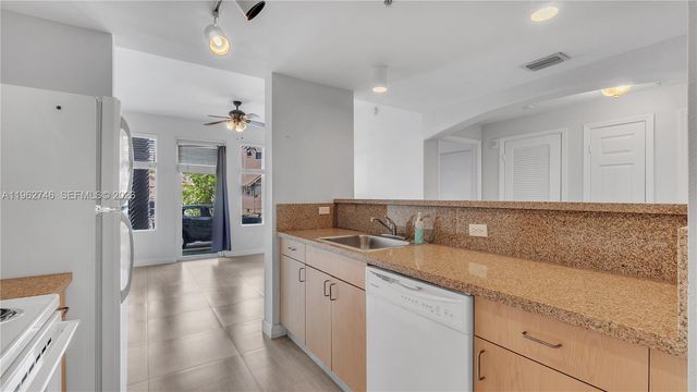 533 NE 3rd Ave 140, Fort Lauderdale, FL 33301