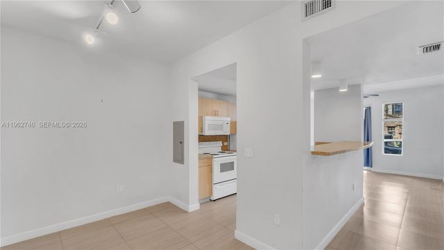 533 NE 3rd Ave 140, Fort Lauderdale, FL 33301
