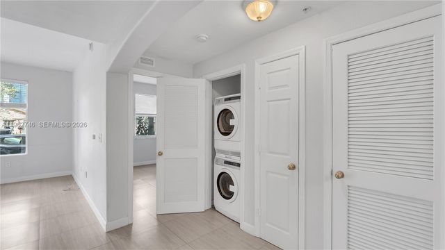 533 NE 3rd Ave 140, Fort Lauderdale, FL 33301