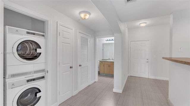 533 NE 3rd Ave 140, Fort Lauderdale, FL 33301