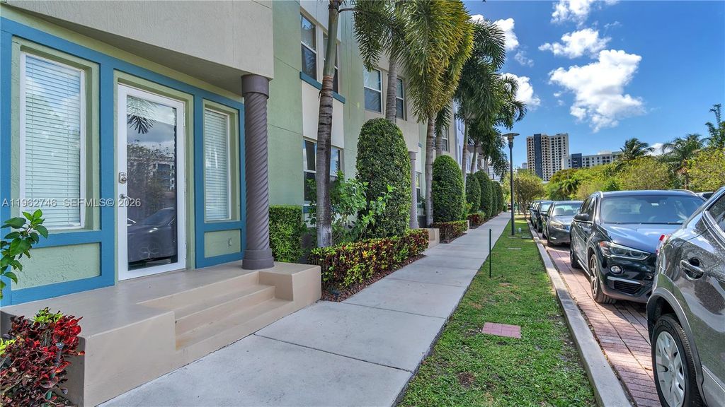 533 NE 3rd Ave 140, Fort Lauderdale, FL 33301