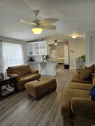 495 Clubhouse Rd., Garden City Beach, SC 29576
