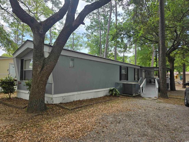 495 Clubhouse Rd., Garden City Beach, SC 29576