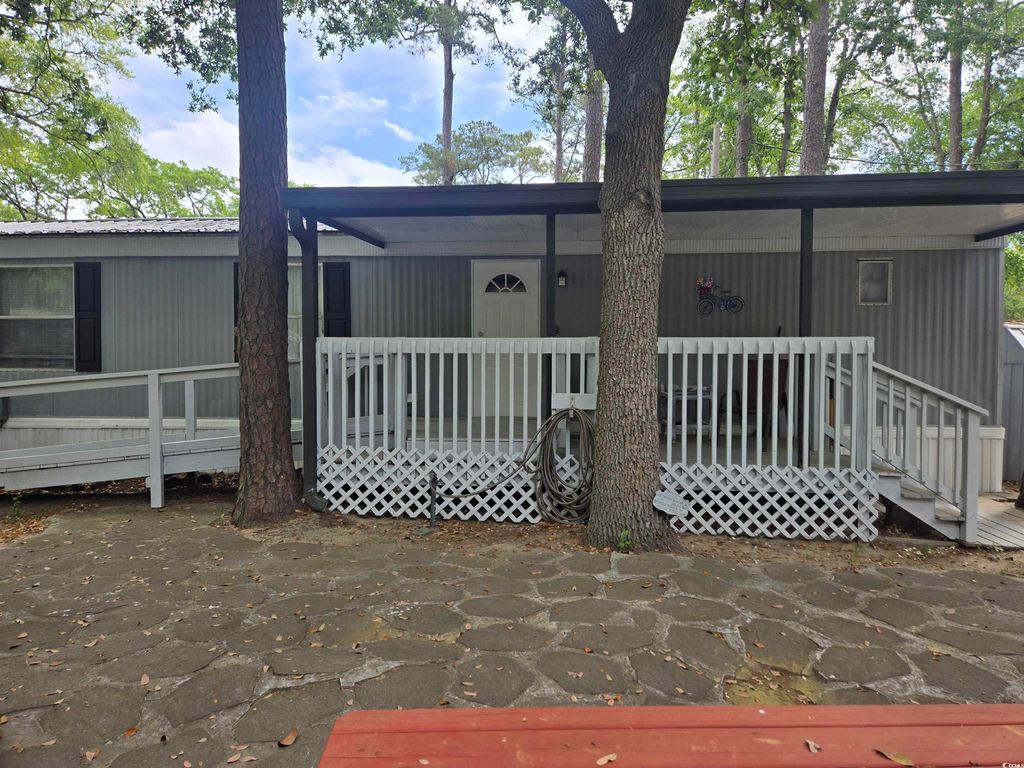 495 Clubhouse Rd., Garden City Beach, SC 29576