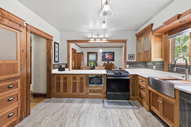 716 S 6th AVENUE, West Bend, WI 53095