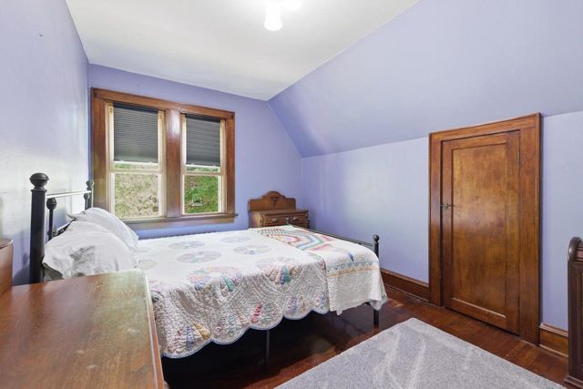 716 S 6th AVENUE, West Bend, WI 53095