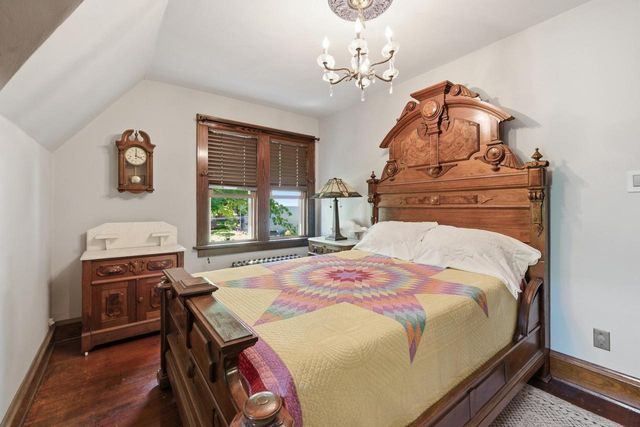 716 S 6th AVENUE, West Bend, WI 53095
