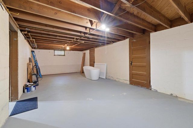 716 S 6th AVENUE, West Bend, WI 53095