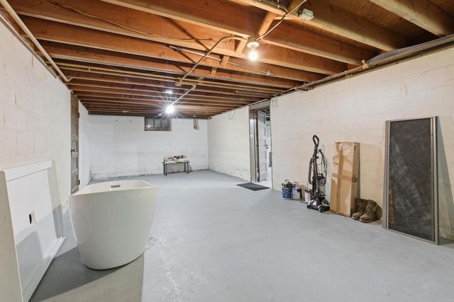 716 S 6th AVENUE, West Bend, WI 53095