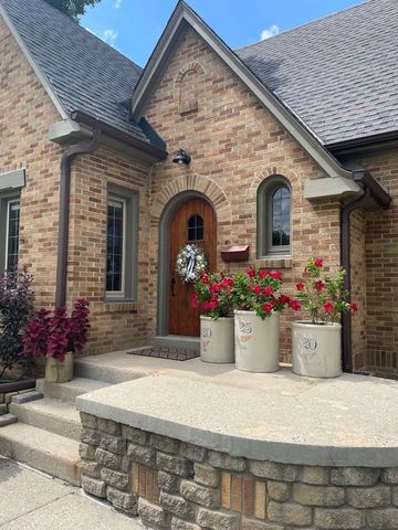 716 S 6th AVENUE, West Bend, WI 53095