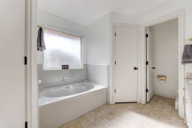 2000 Sagewood Drive, Edmond, OK 73013