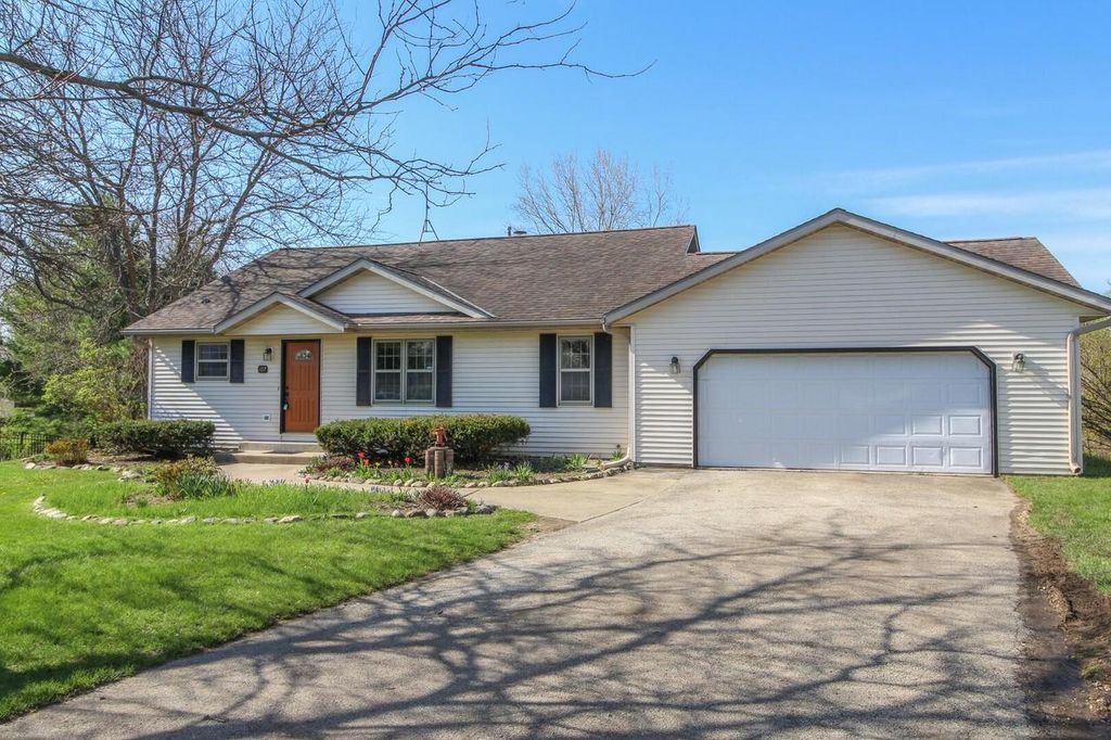 107 Mallard COURT, Sullivan, WI 53178