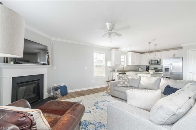 401 Altavista Drive, Clemmons, NC 27012