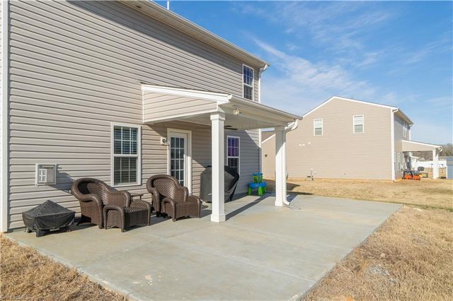 401 Altavista Drive, Clemmons, NC 27012