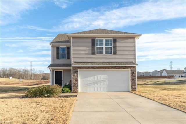 401 Altavista Drive, Clemmons, NC 27012