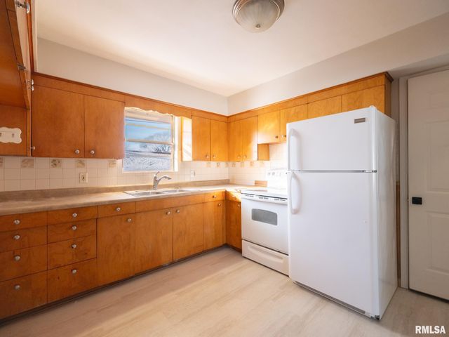 1113 N 15TH Street, Pekin, IL 61554