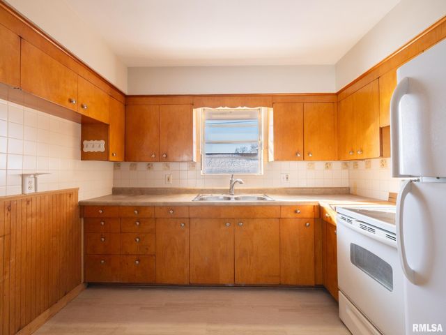 1113 N 15TH Street, Pekin, IL 61554