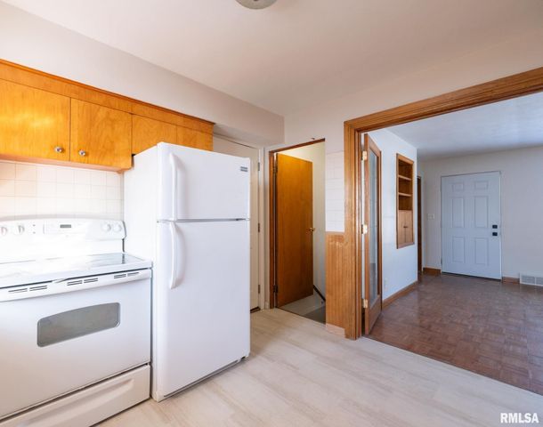 1113 N 15TH Street, Pekin, IL 61554