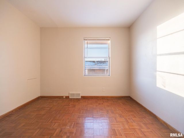 1113 N 15TH Street, Pekin, IL 61554