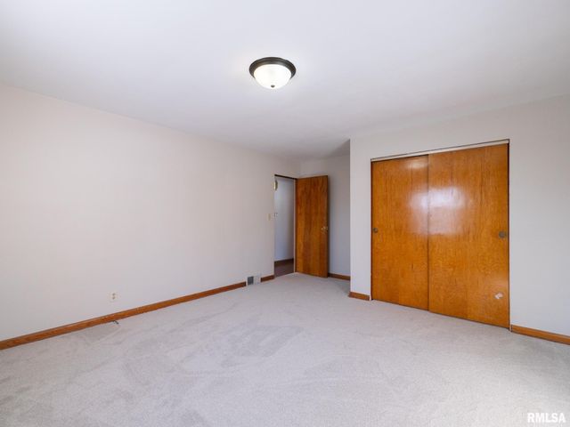 1113 N 15TH Street, Pekin, IL 61554