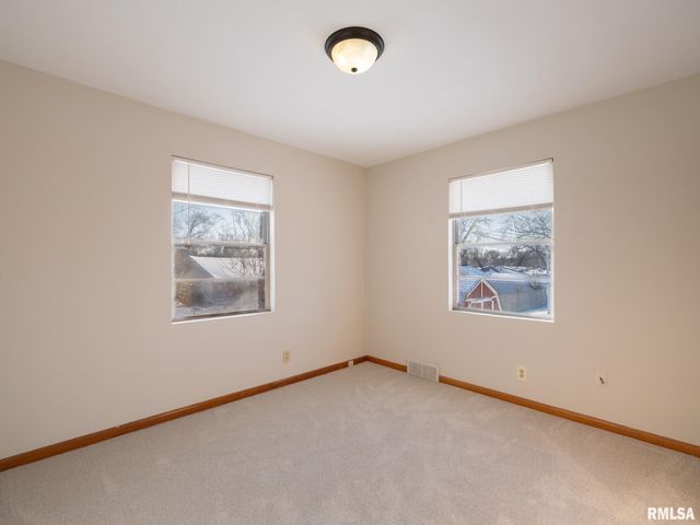 1113 N 15TH Street, Pekin, IL 61554